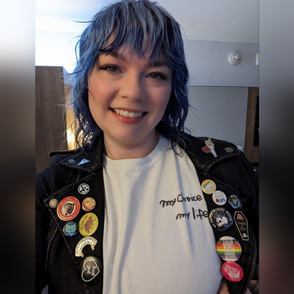 Meet your Posher, Shay - Picture 3 of 4